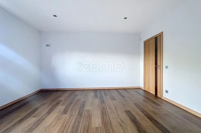 Moradia T6 para Venda em Buarcos Foto 5