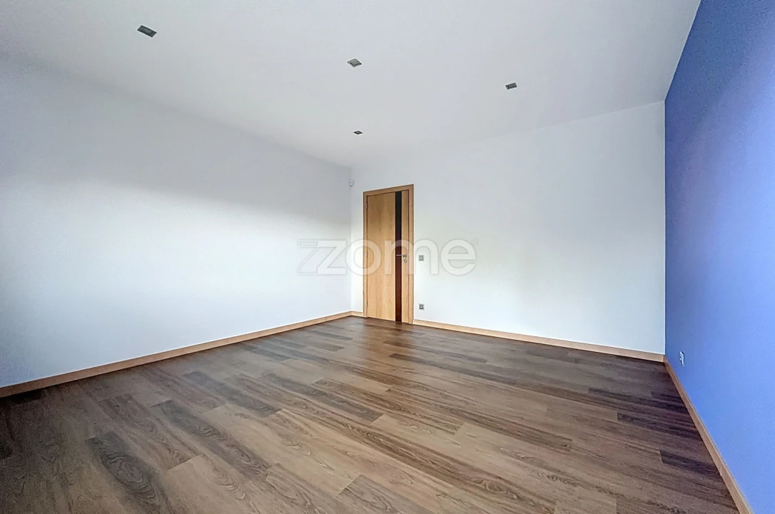 Moradia T6 para Venda em Buarcos Foto 6