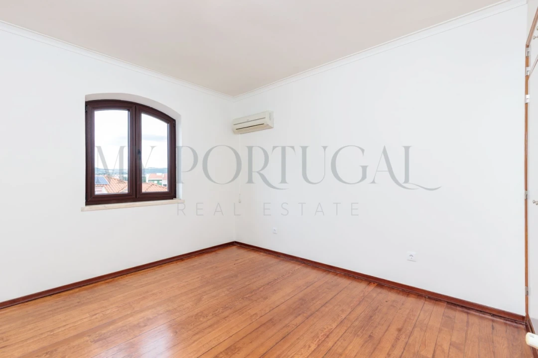 Moradia T4 para Venda em Loures Foto 12