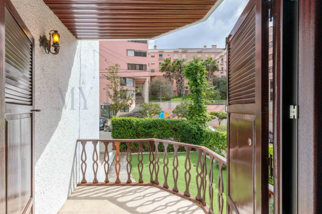 Moradia T4 para Venda em Loures Foto 33