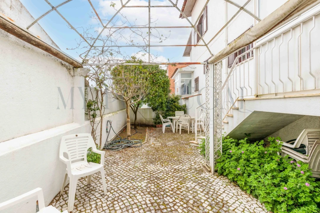 Moradia T4 para Venda em Loures Foto 35