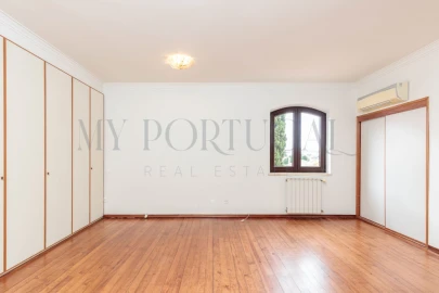 Moradia T4 para Venda em Loures