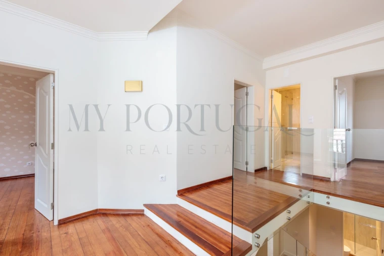 Moradia T4 para Venda em Loures Foto 3