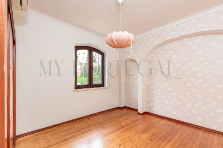 Moradia T4 para Venda em Loures Foto 5