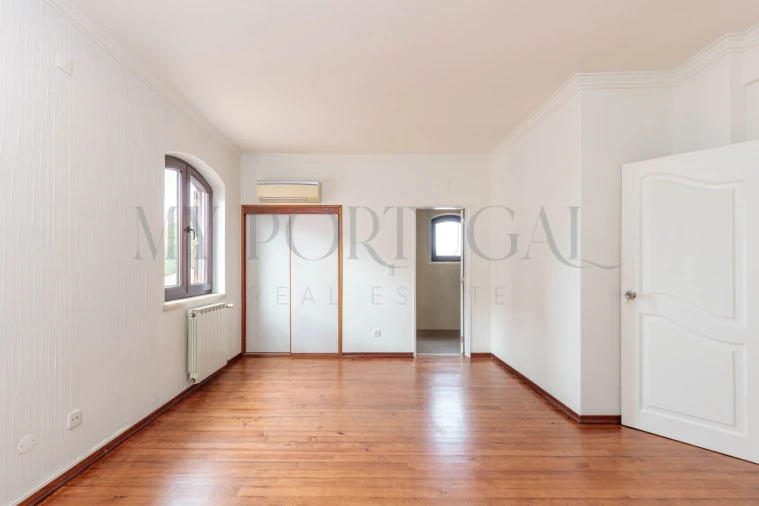 Moradia T4 para Venda em Loures Foto 9