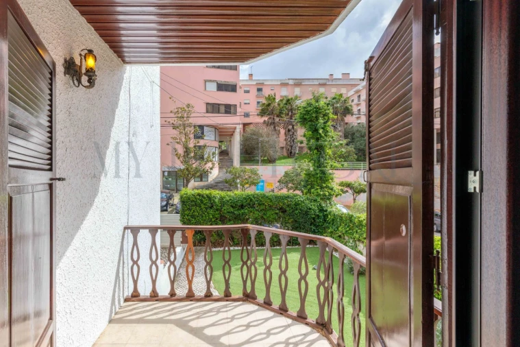 Moradia T4 para Venda em Loures Foto 33