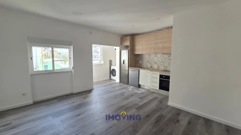 Apartamento T2 para Venda em Baixa da Banheira e Vale da Amoreira