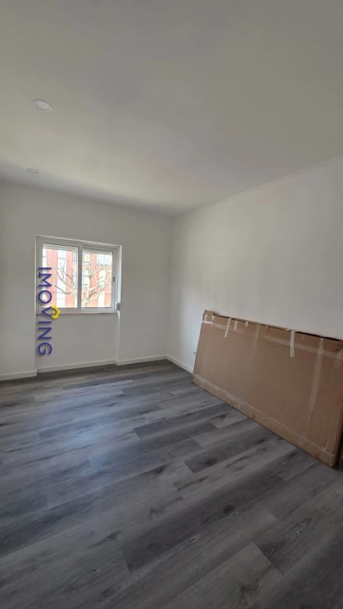 Apartamento T2 para Venda em Baixa da Banheira e Vale da Amoreira