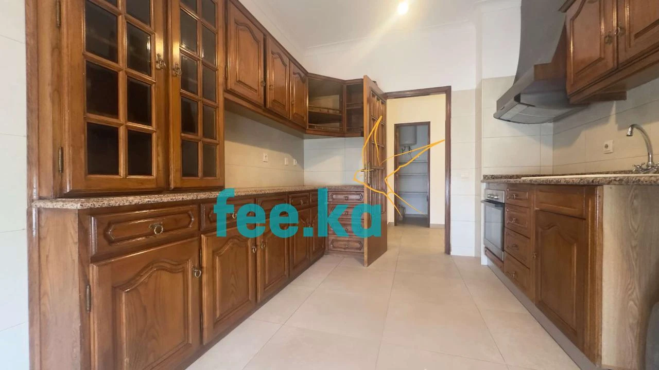 Apartamento T3 para Arrendamento em Castelo Branco Foto 8