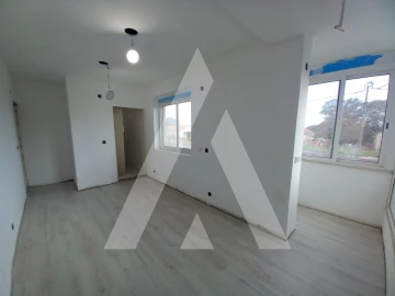 Apartamento T4 para Venda em Laranjeiro e Feijó