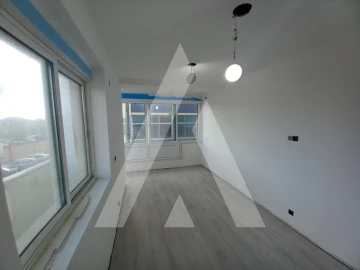 Apartamento T4 para Venda em Laranjeiro e Feijó