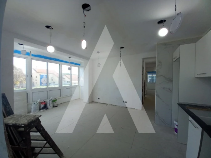 Apartamento T4 para Venda em Laranjeiro e Feijó Foto 8