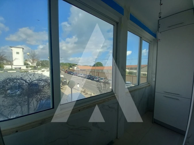 Apartamento T4 para Venda em Laranjeiro e Feijó Foto 7