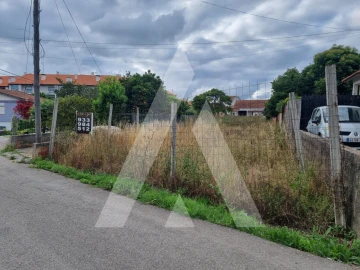 Terreno para Venda em Oiã