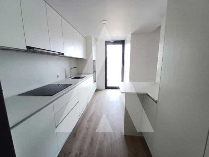 Apartamento T4 para Venda em Glória e Vera Cruz Foto 3