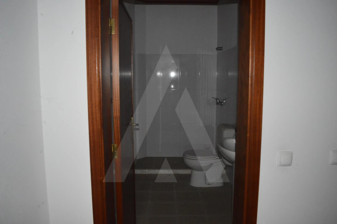 Armazém para Venda em Vilarinho do Bairro Foto 21