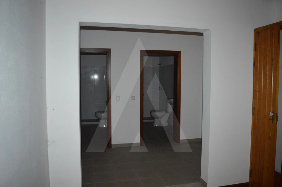 Armazém para Venda em Vilarinho do Bairro Foto 22