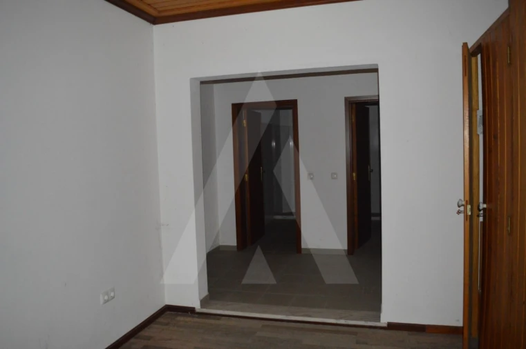 Armazém para Venda em Vilarinho do Bairro Foto 19