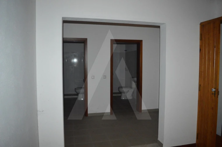 Armazém para Venda em Vilarinho do Bairro Foto 22