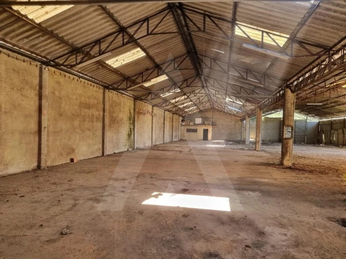 Armazém para Venda em Vilarinho do Bairro Foto 29
