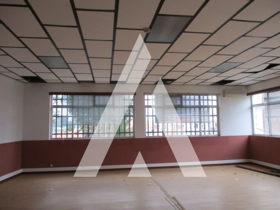 Escritório para Arrendamento em Oiã Foto 3