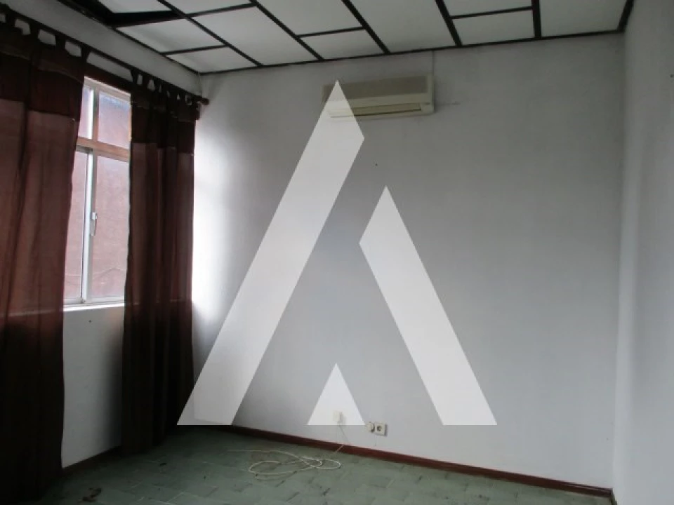 Escritório para Arrendamento em Oiã Foto 6