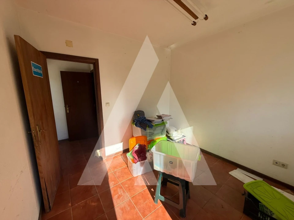 Armazém para Arrendamento em Arrabal Foto 11