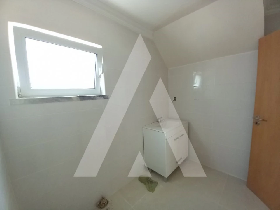 Moradia T3 para Venda em Corroios Foto 10