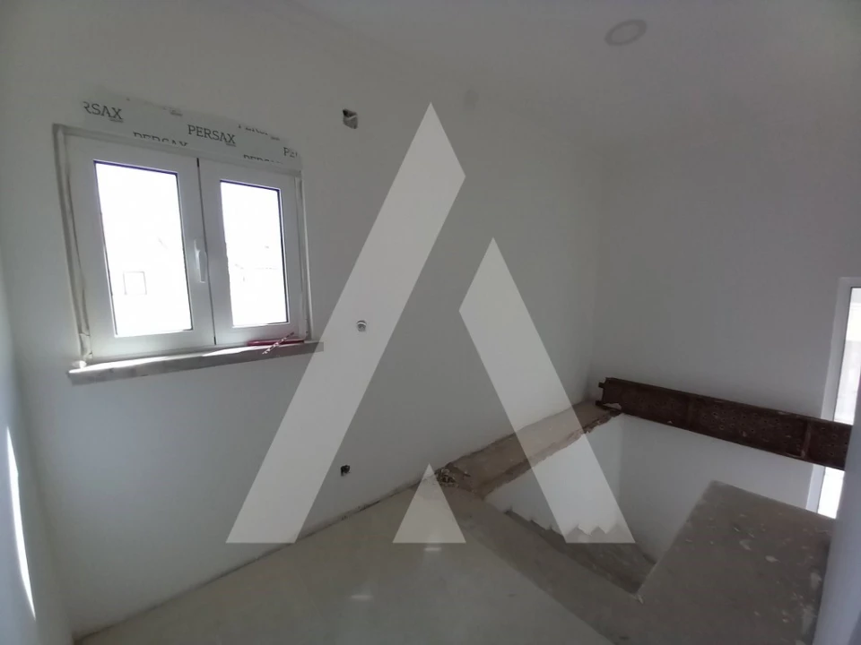 Moradia T3 para Venda em Corroios Foto 33