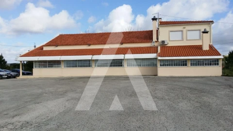 Prédio para Venda em A dos Negros