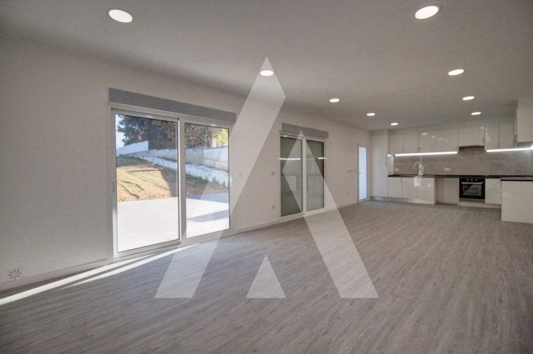 Moradia T3 para Venda em Arcos e Mogofores Foto 2