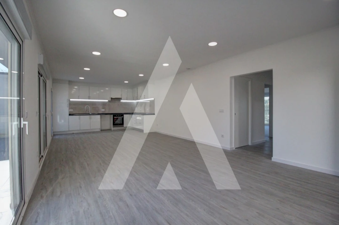 Moradia T3 para Venda em Arcos e Mogofores Foto 3