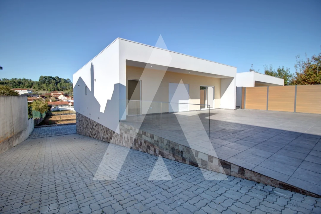Moradia T3 para Venda em Arcos e Mogofores Foto 4