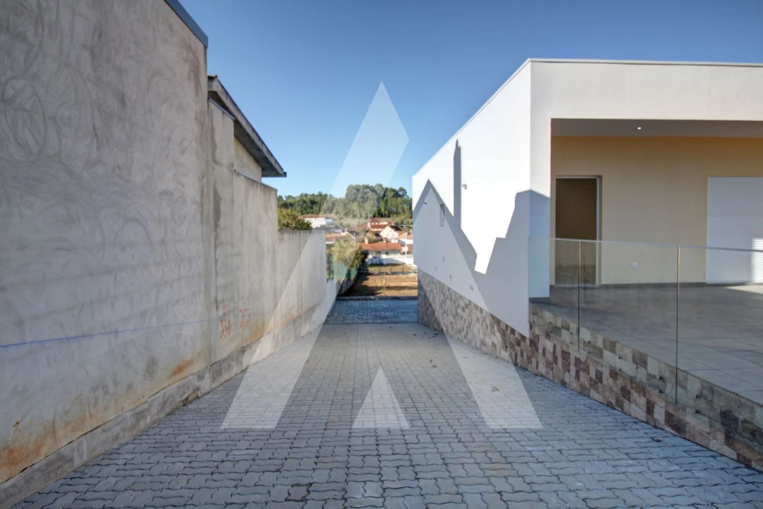Moradia T3 para Venda em Arcos e Mogofores Foto 6