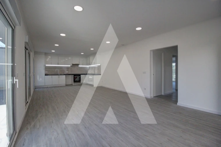 Moradia T3 para Venda em Arcos e Mogofores Foto 3