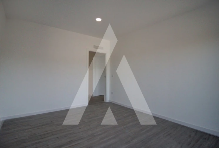 Moradia T3 para Venda em Arcos e Mogofores Foto 10