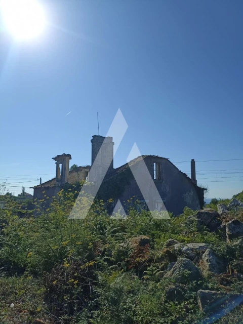 Terreno para Venda em Carreço