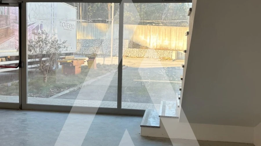 Armazém para Venda em Cete