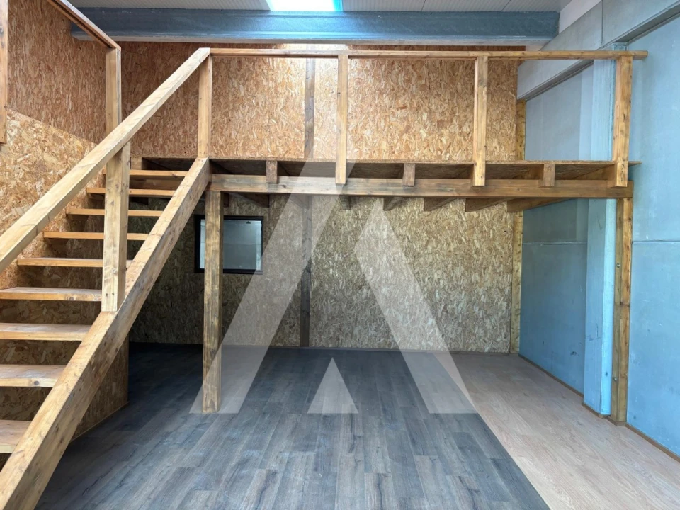 Armazém para Arrendamento em Cete Foto 2