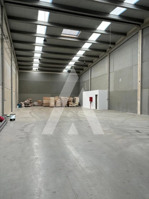 Armazém para Arrendamento em Cete