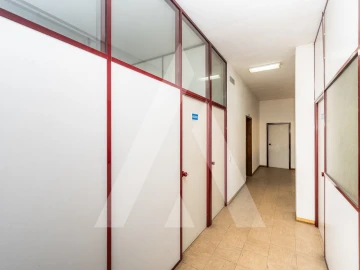 Armazém para Venda em Cortegaça