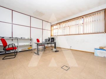 Armazém para Venda em Cortegaça