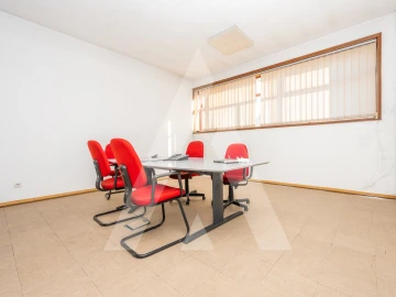 Armazém para Venda em Cortegaça