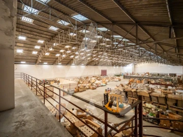 Armazém para Venda em Cortegaça