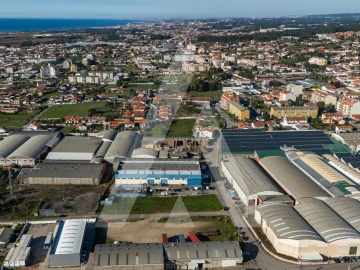 Armazém para Venda em Cortegaça