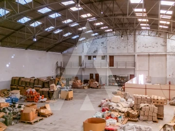 Armazém para Venda em Cortegaça