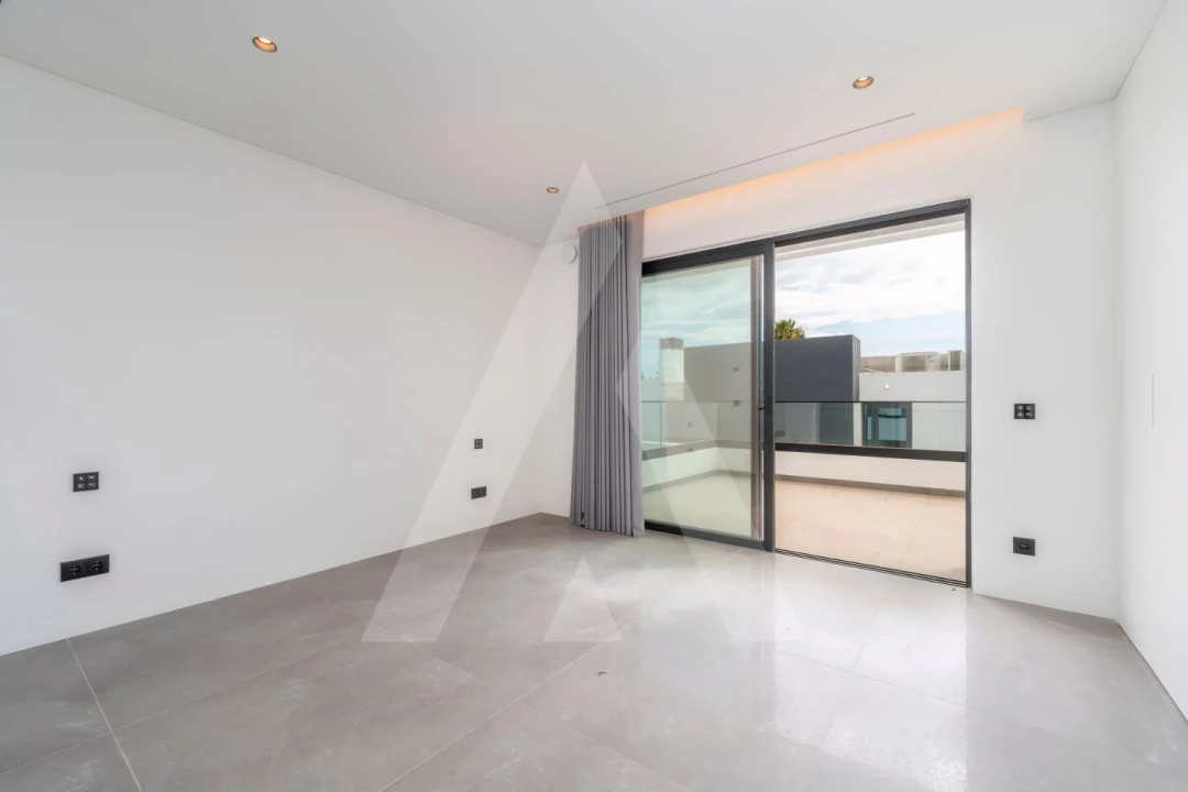 Moradia T4 para Venda em Quarteira Foto 45