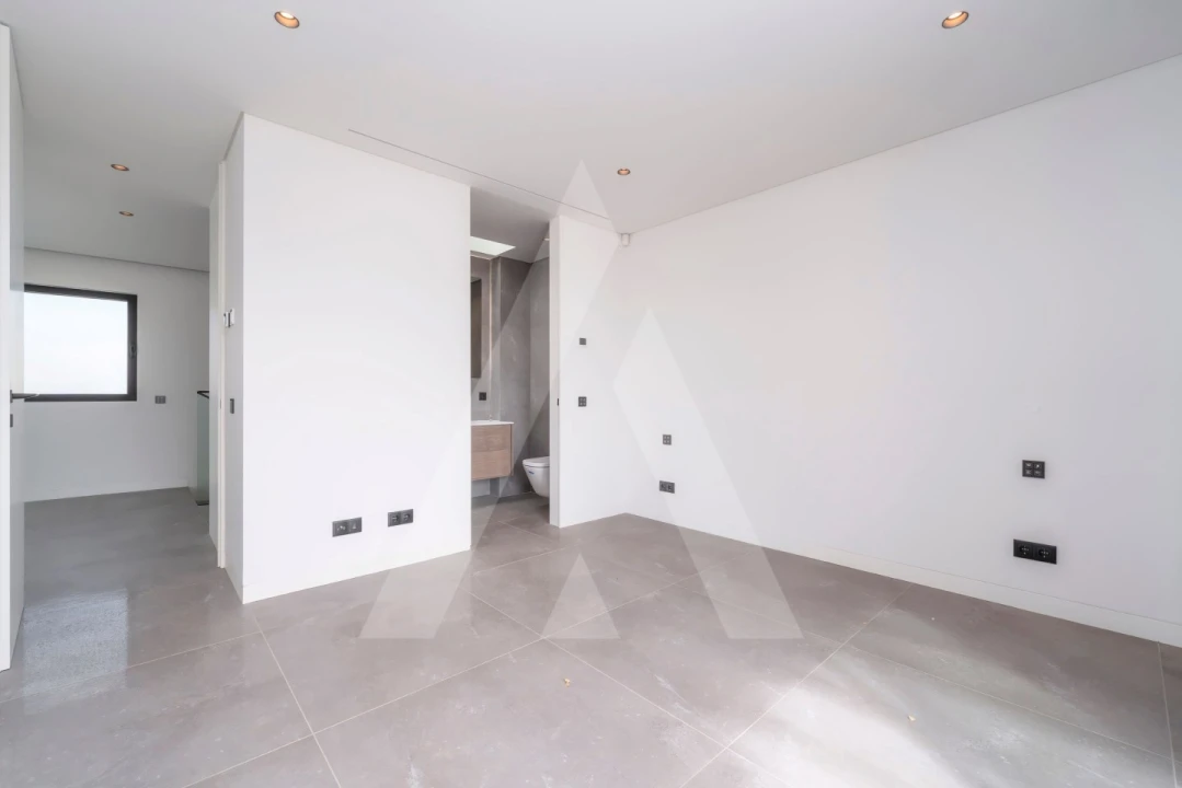 Moradia T4 para Venda em Quarteira Foto 46