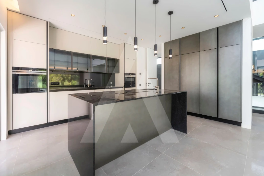 Moradia T4 para Venda em Quarteira Foto 92