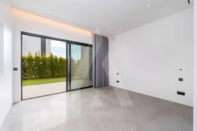 Moradia T4 para Venda em Quarteira